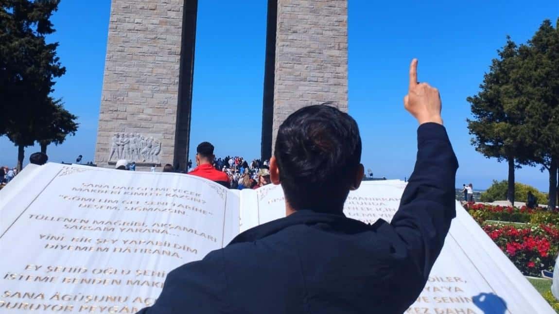 BİR DESTANDIR ÇANAKKALE 